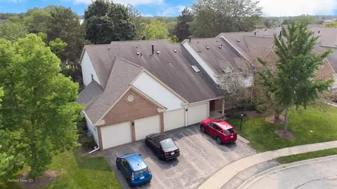 2323 Knollwood Ct #W1, Schaumburg, IL 60194