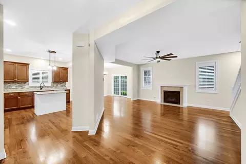 Living - 10846 Front St, Mokena, IL 60448 photo 2 of 4