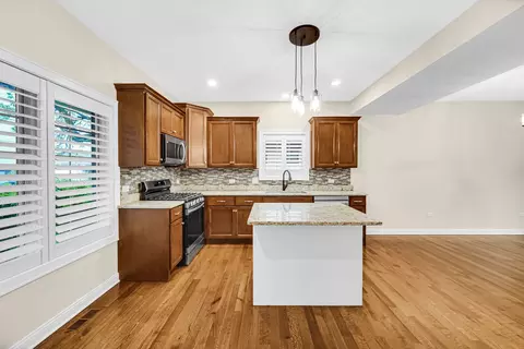 Kitchen - 10846 Front St, Mokena, IL 60448 photo 3 of 3