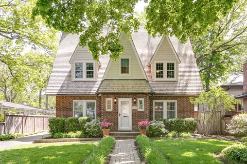685 Northmoor Rd, Lake Forest, IL 60045