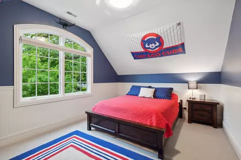 Bedroom - 220 E Scranton Ave, Lake Bluff, IL 60044 photo 3 of 11