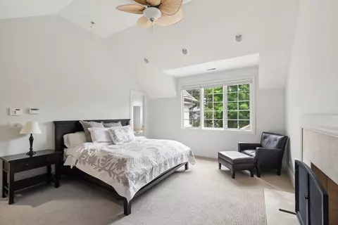 Bedroom - 220 E Scranton Ave, Lake Bluff, IL 60044 photo 2 of 11