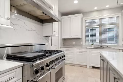 Kitchen - 220 E Scranton Ave, Lake Bluff, IL 60044 photo 6 of 6
