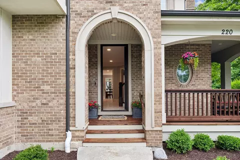 Exterior - 220 E Scranton Ave, Lake Bluff, IL 60044 photo 3 of 10
