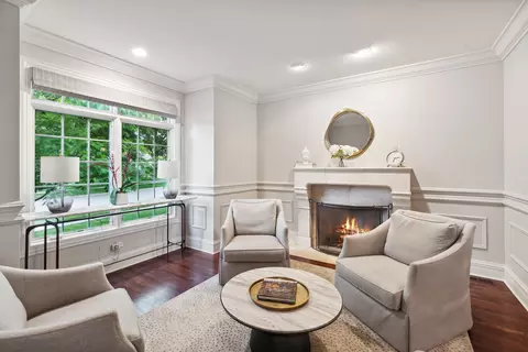 Living - 220 E Scranton Ave, Lake Bluff, IL 60044 photo 2 of 7