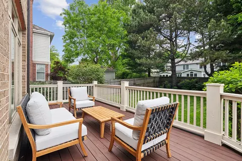 Exterior - 220 E Scranton Ave, Lake Bluff, IL 60044 photo 4 of 10