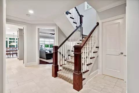 Entry Way - 220 E Scranton Ave, Lake Bluff, IL 60044 photo 2 of 3