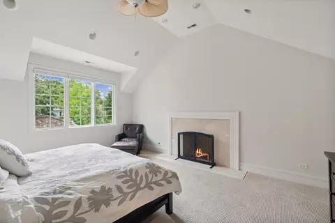 Bedroom - 220 E Scranton Ave, Lake Bluff, IL 60044 photo 1 of 11