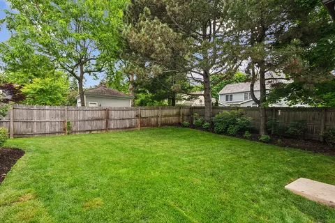 Exterior - 220 E Scranton Ave, Lake Bluff, IL 60044 photo 8 of 10