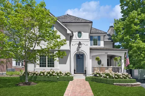 Exterior - 220 E Scranton Ave, Lake Bluff, IL 60044 photo 2 of 10