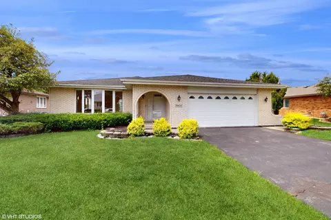 15600 Chapel Hill Rd, Orland Park, IL 60462