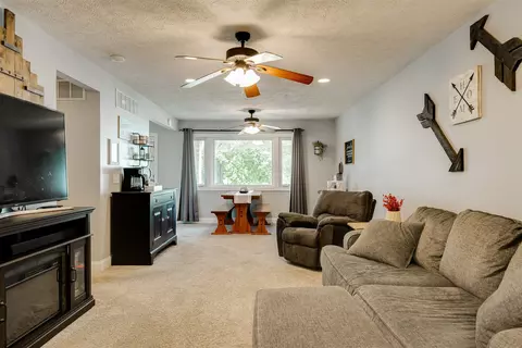Living - 1304 Welling St, Bloomington, IL 61701 photo 1 of 3