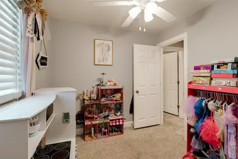 Bedroom - 1304 Welling St, Bloomington, IL 61701 photo 4 of 6