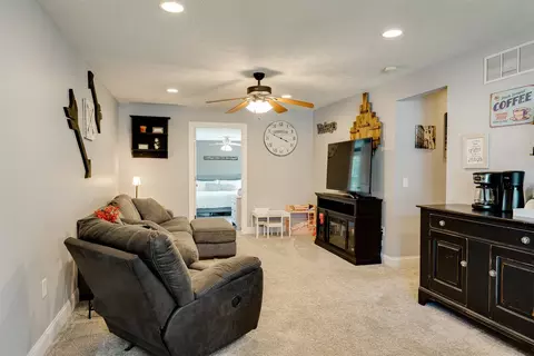 Living - 1304 Welling St, Bloomington, IL 61701 photo 3 of 3