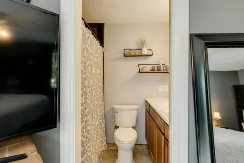 Bath - 1304 Welling St, Bloomington, IL 61701 photo 1 of 3