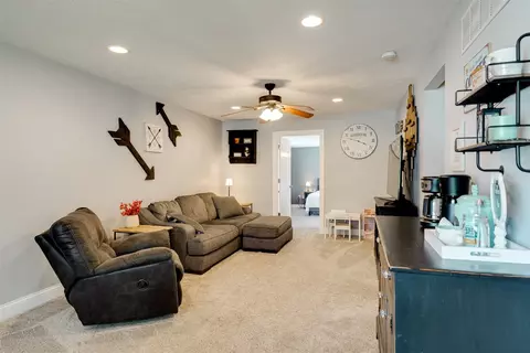 Living - 1304 Welling St, Bloomington, IL 61701 photo 2 of 3