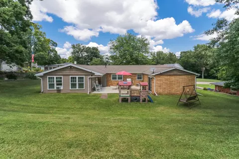 Exterior - 1304 Welling St, Bloomington, IL 61701 photo 5 of 10