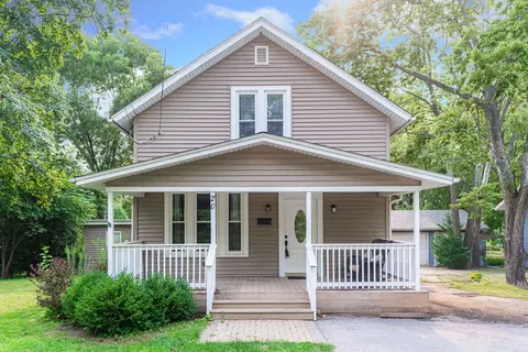 20 S Grant St, North Aurora, IL 60542