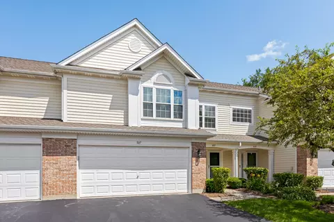 927 Waterford Ln, Elk Grove Village, IL 60007