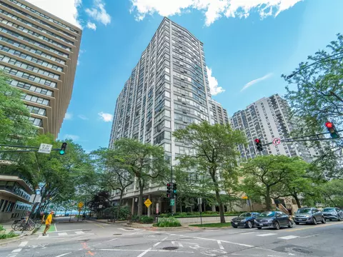5757 N Sheridan Rd #20F, Chicago, IL 60660