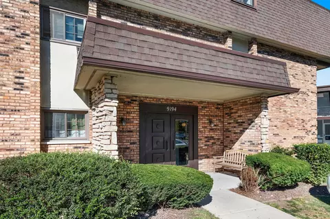 9194 South Rd #D, Palos Hills, IL 60465