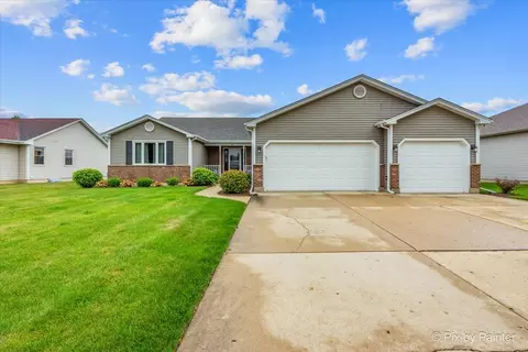 319 Julie Ln, Hampshire, IL 60140