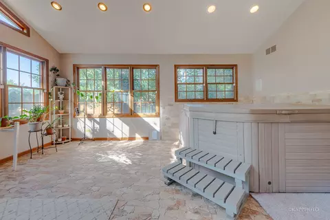 1562 Apache Dr, Naperville, IL 60563 photo 19