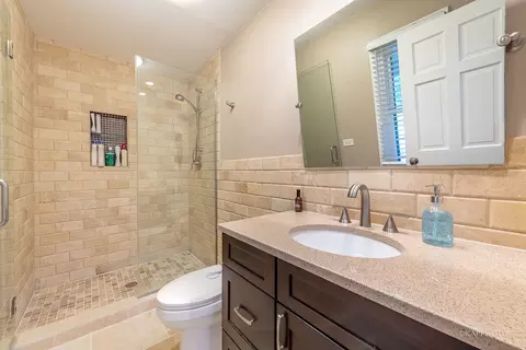 1562 Apache Dr, Naperville, IL 60563 photo 25