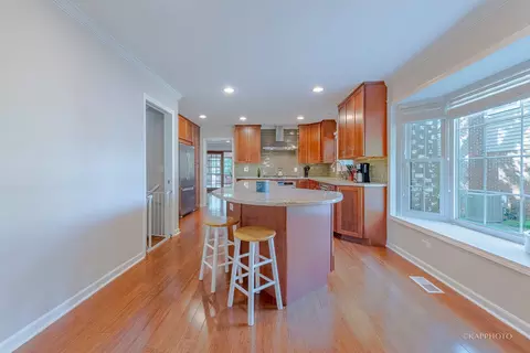 1562 Apache Dr, Naperville, IL 60563 photo 9