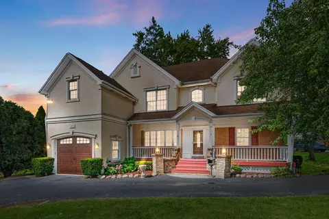 258 N Jackson St, Clarendon Hills, IL 60514