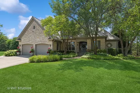 6618 White Pine Way, Libertyville, IL 60048