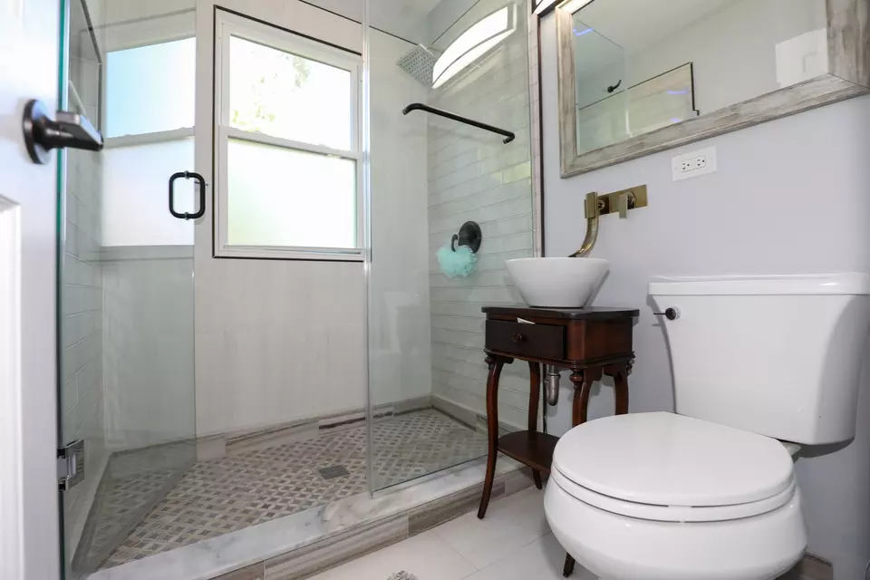 Bath - 1226 20th St, North Chicago, IL 60064 photo 2 of 2