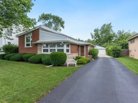 3148 Hill Ln, Wilmette, IL 60091