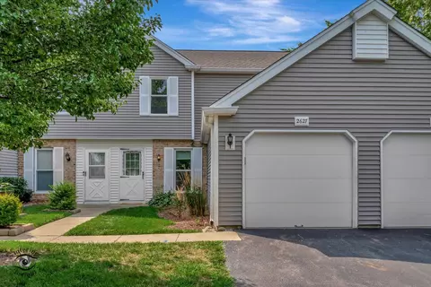 2627 Oakshire Ct, Aurora, IL 60502