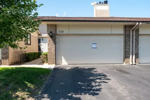 738 Grouse Ct, Deerfield, IL 60015