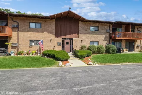 8000 Archer Ave #A120, Willow Springs, IL 60480