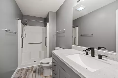 Bath - 1303 7th St, Harvard, IL 60033 photo 1 of 3