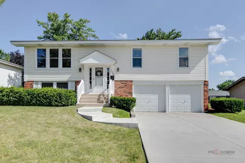 1030 Hassell Rd, Hoffman Estates, IL 60169