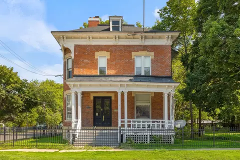 427 W New York St, Aurora, IL 60506