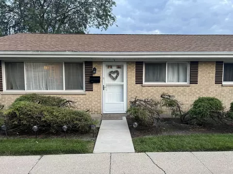 813 Valley Stream Dr #A, Wheeling, IL 60090 photo 1