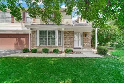 10021 Cambridge Ct #E, Mokena, IL 60448