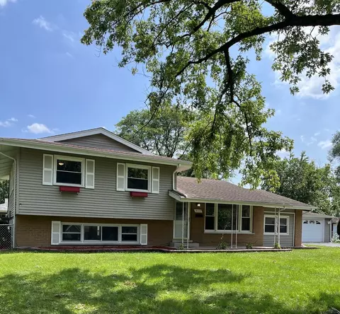 18727 Royal Rd, Homewood, IL 60430