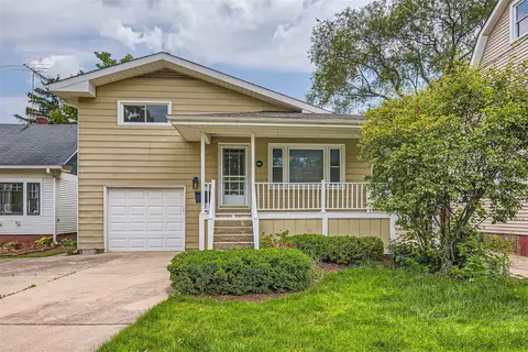 603 Delles Rd, Wheaton, IL 60187