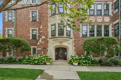 200 Lee St #3A, Evanston, IL 60202