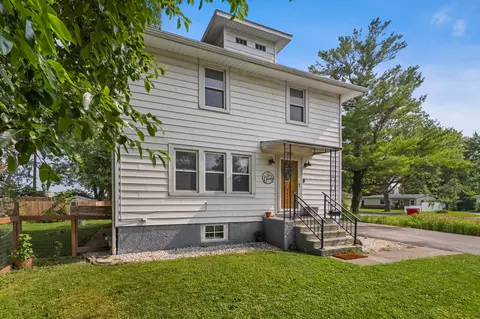 1304 W Columbia Ave, Champaign, IL 61821