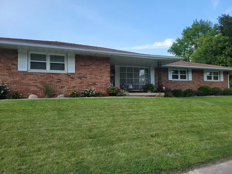 1304 E Vernon Ave, Normal, IL 61761
