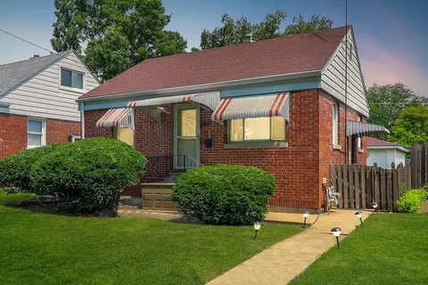 132 Earl Ave, Joliet, IL 60436