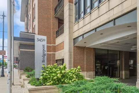3450 S Halsted St #511, Chicago, IL 60608