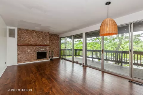 Living - 5508 E Lake Dr #E, Lisle, IL 60532 photo 1 of 2
