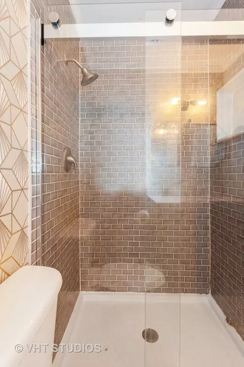 Bath - 5508 E Lake Dr #E, Lisle, IL 60532 photo 2 of 2